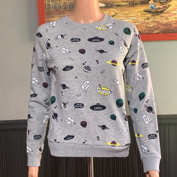 H&M Tops - H&M Divided Sweatshirt SZ - S